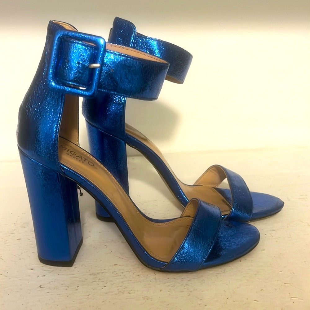 Greek shiny blue heels